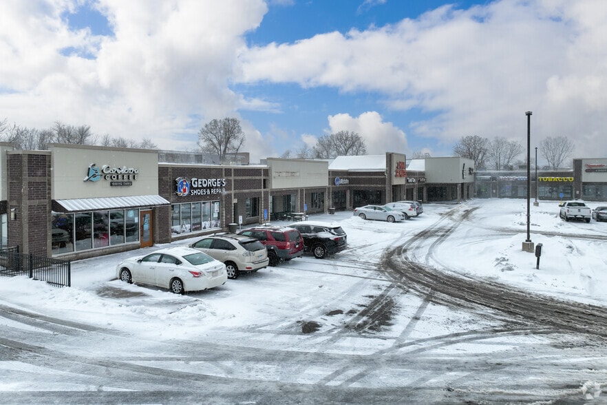 More Photos Of 3673 Lexington Ave N, Arden Hills Storefront For Lease