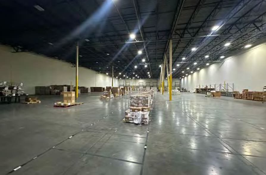 More Photos Of 4438 Muhlhauser Rd, West Chester Distribution For Lease