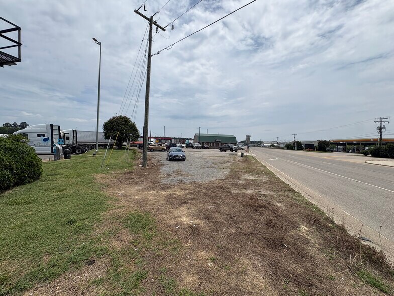 More Photos Of 4700 County Dr, Disputanta General Retail For Sale
