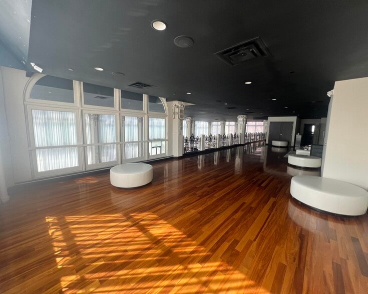 More Photos Of 2201 Locust St, Saint Louis Lodge Meeting Hall For Sale