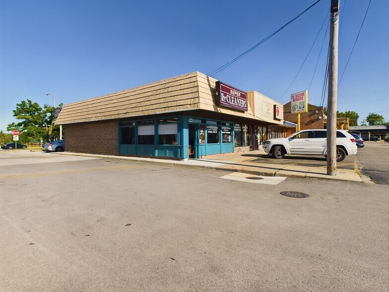 More Photos Of 2138 S Mannheim Rd, Westchester Restaurant For Sale