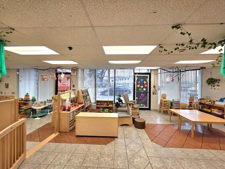 More Photos Of 7815 S Kedzie Ave, Chicago Storefront Retail Residential For Sale