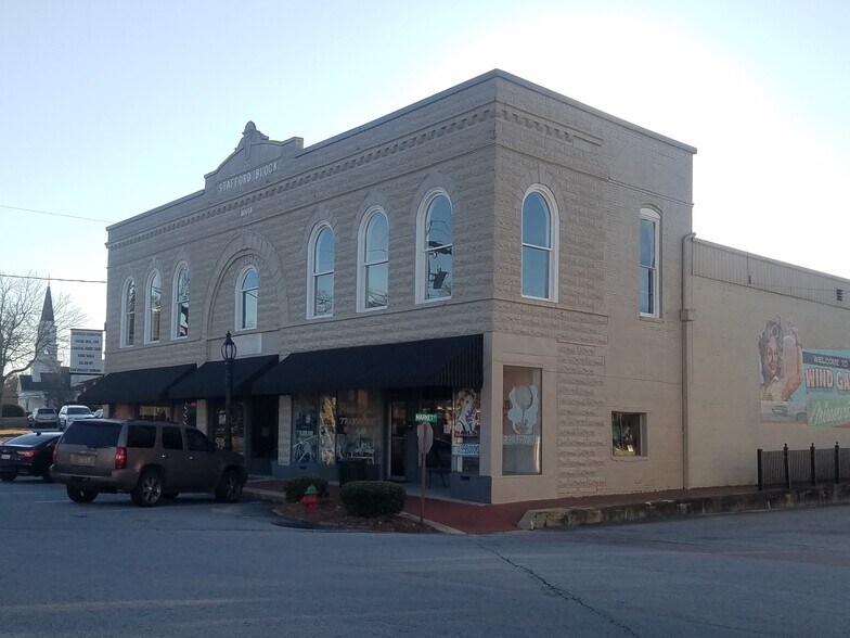 Primary Photo Of 12 Market St, Barnesville Office For Lease