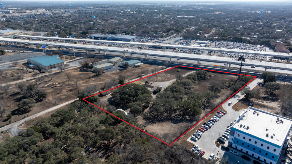 More Photos Of 12995 N Interstate 35, Live Oak Land For Sale