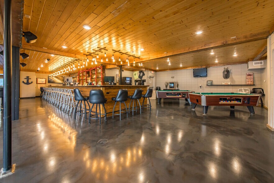 More Photos Of 7910 Edgemont Rd, Greers Ferry Apartments For Sale