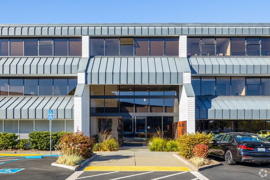 More Photos Of 1 Harbor Dr, Sausalito Unknown For Lease