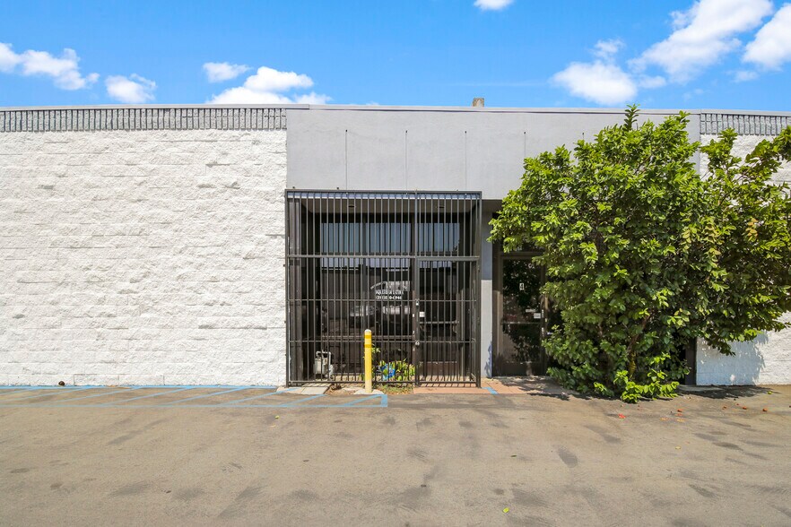 More Photos Of 9555 Owensmouth Ave, Chatsworth Warehouse For Lease