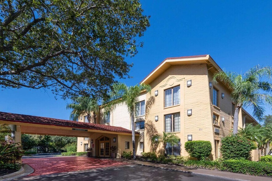 More Photos Of 351 W Hillsboro Blvd, Deerfield Beach Hotel For Sale