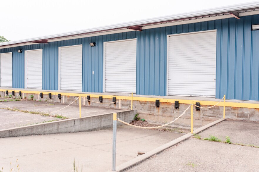 More Photos Of 3956 Staunton Tpke, Parkersburg Light Distribution For Lease