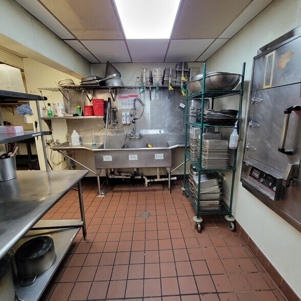 More Photos Of 5381 Abbott Rd, Hamburg Restaurant For Sale