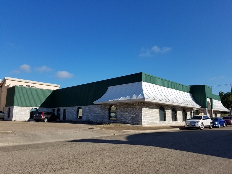 Primary Photo Of 204 N East St, Belton Office For Lease