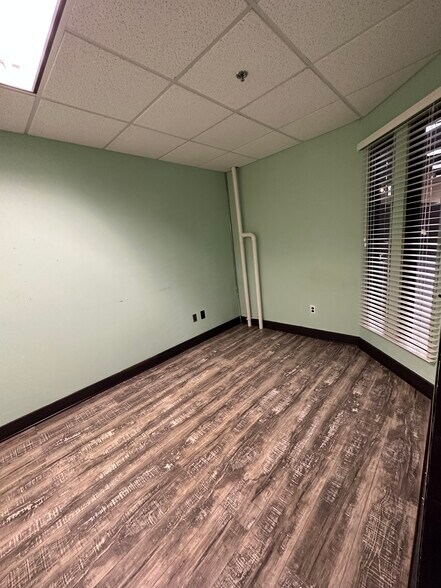 More Photos Of 222 N Broadway, Fargo Storefront Retail Office For Lease