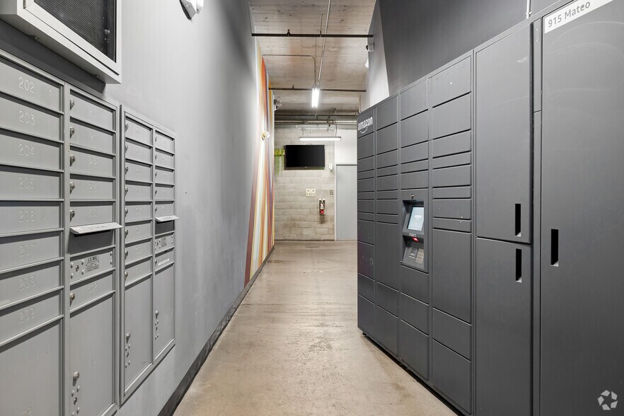 More Photos Of 915 Mateo St, Los Angeles Loft Creative Space For Lease