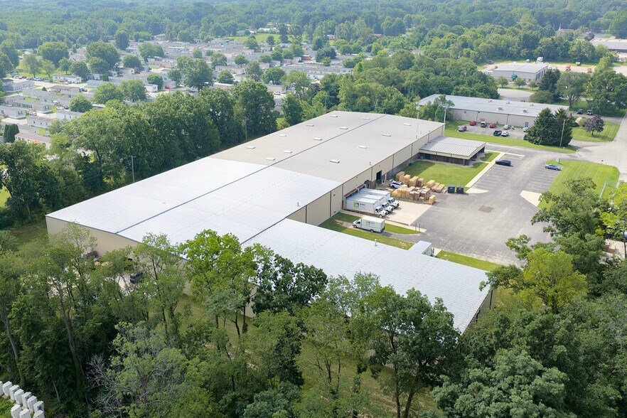 More Photos Of 1000 Sako Ct, Elkhart Warehouse For Lease