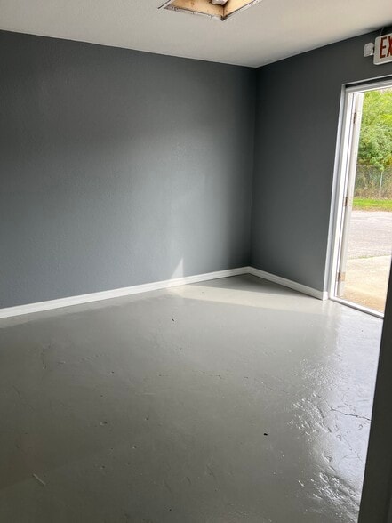 More Photos Of 7809 Clark Moody Blvd, Port Richey Warehouse For Sale