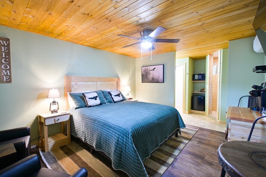 More Photos Of 1842 AZ-260, Heber Hotel For Sale