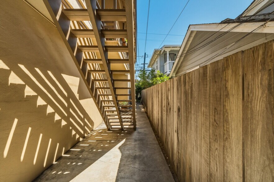 More Photos Of 1051-1055 Whipple Ave, Redwood City Apartments For Sale
