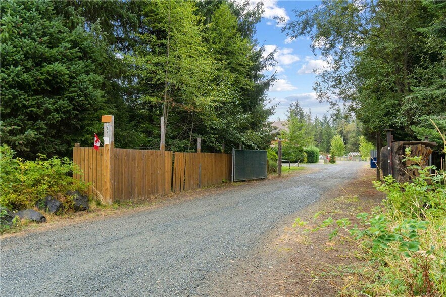 More Photos Of 1747 Nahmint Rd, Qualicum Beach Lodge Meeting Hall For Sale