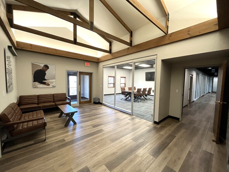 More Photos Of 1905 Plaza Blvd, Rapid City Loft Creative Space For Lease
