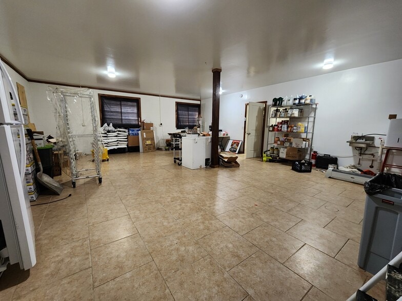 More Photos Of 15 US Highway 206 S, Sandyston Flex For Sale