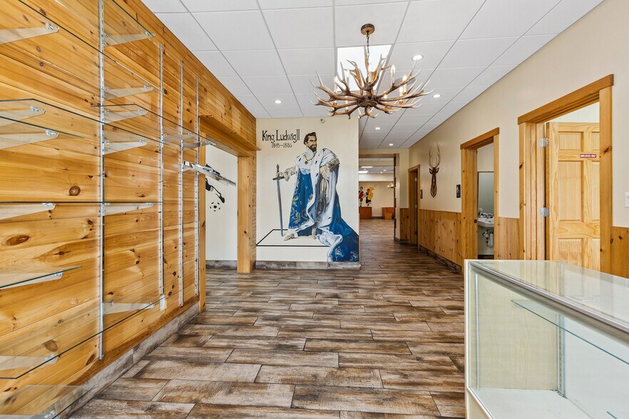 More Photos Of 102 N Rogers St, Aberdeen Restaurant For Sale