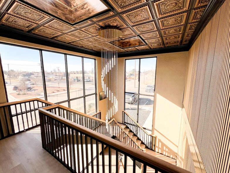 More Photos Of 808 W Indiana Ave, Midland Office For Sale