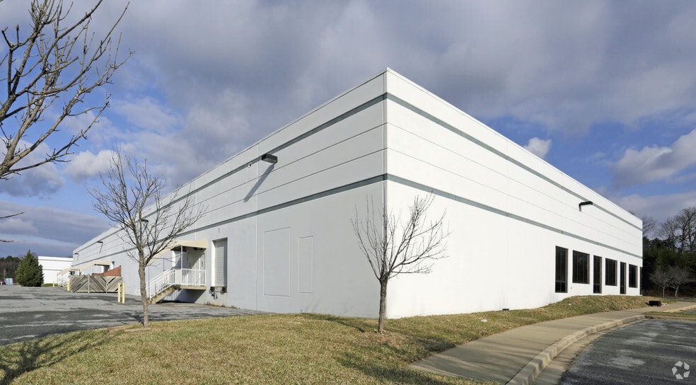 More Photos Of 5851 Ammendale Rd, Beltsville Flex For Sale