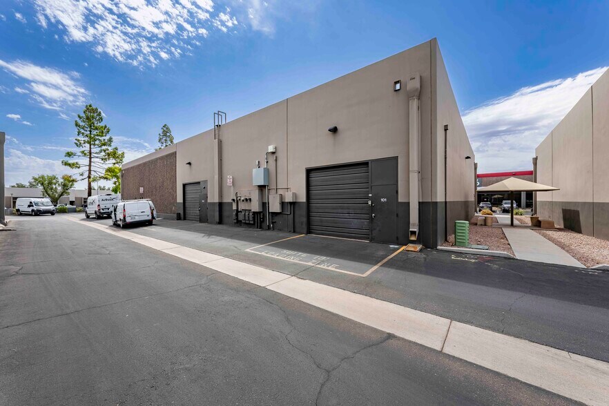More Photos Of 5010 S Ash Ave, Tempe Unknown For Lease