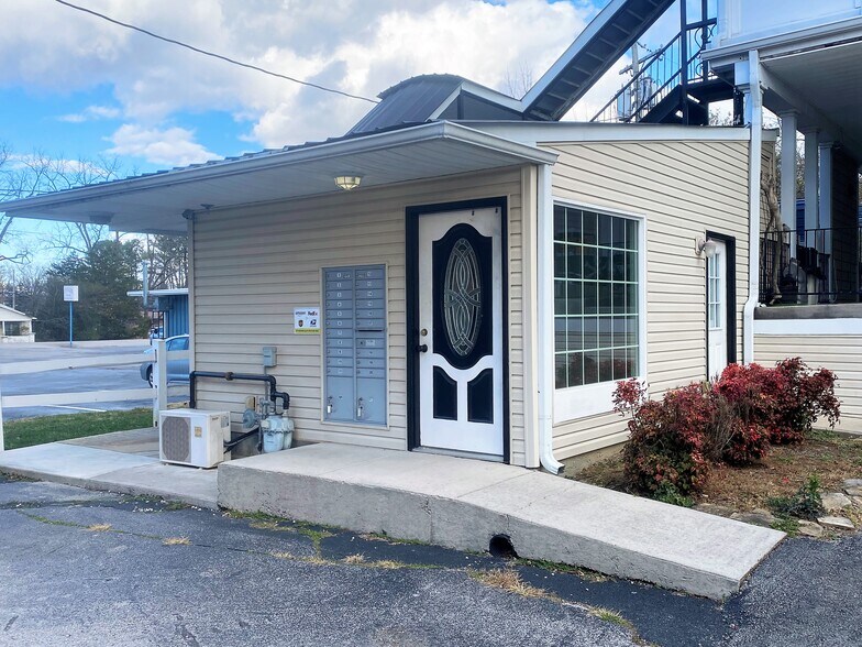 More Photos Of 164 W Wall St, Cookeville Apartments For Sale