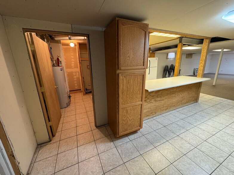 More Photos Of 402 S 7th St E, Riverton Flex For Sale