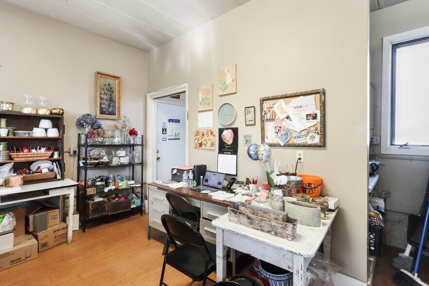 More Photos Of 111 S Fifth St, Walworth Fast Food For Sale