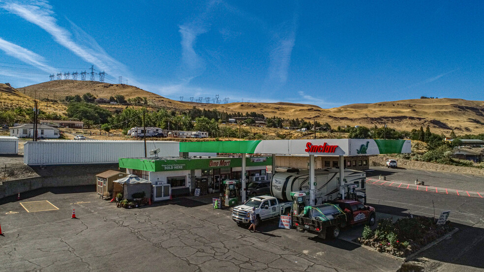 Primary Photo Of 606 E 1st, Rufus Convenience Store For Sale