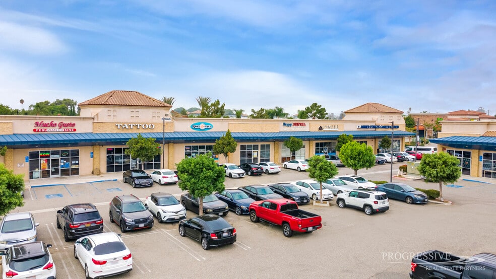 More Photos Of 10660 Sierra Ave, Fontana Storefront For Lease