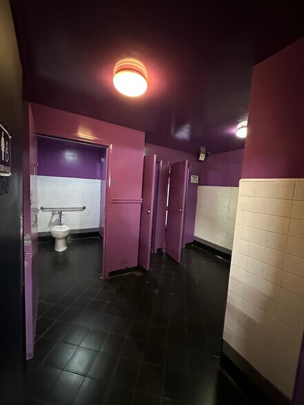 More Photos Of 6502-6504 Santa Monica Blvd, Los Angeles Theater Concert Hall For Lease