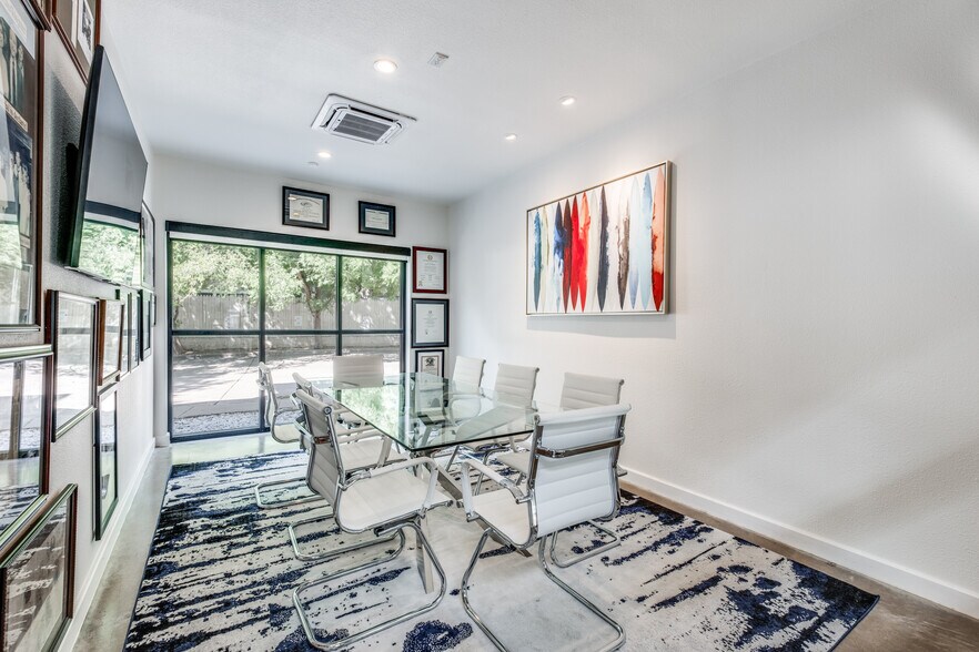 More Photos Of 3006 Cole Ave, Dallas Office For Sale