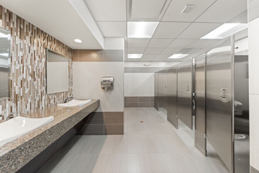 More Photos Of 35 Pinelawn Rd, Melville Office Residential For Lease