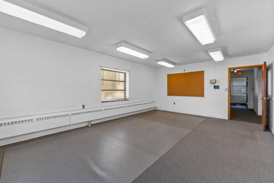 More Photos Of 35 Orange Ave, Clifton Religious Facility For Lease