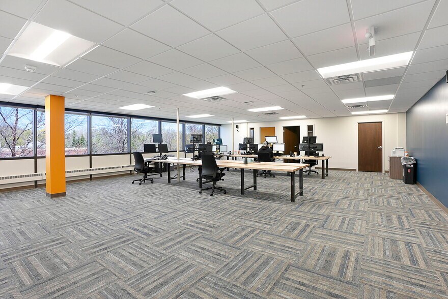 More Photos Of 13100 Wayzata Blvd, Minnetonka Office For Lease