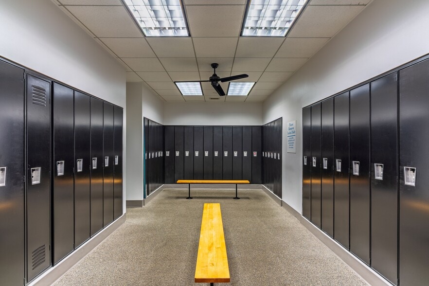 More Photos Of 301 Perimeter Ctr N, Atlanta Unknown For Lease