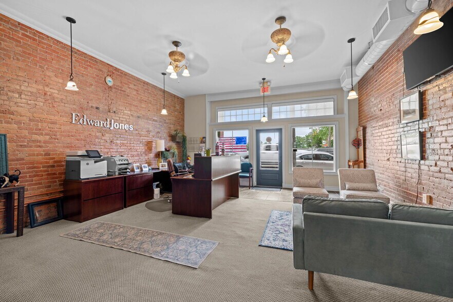 More Photos Of 207 N Water St, Elizabeth City Office For Sale