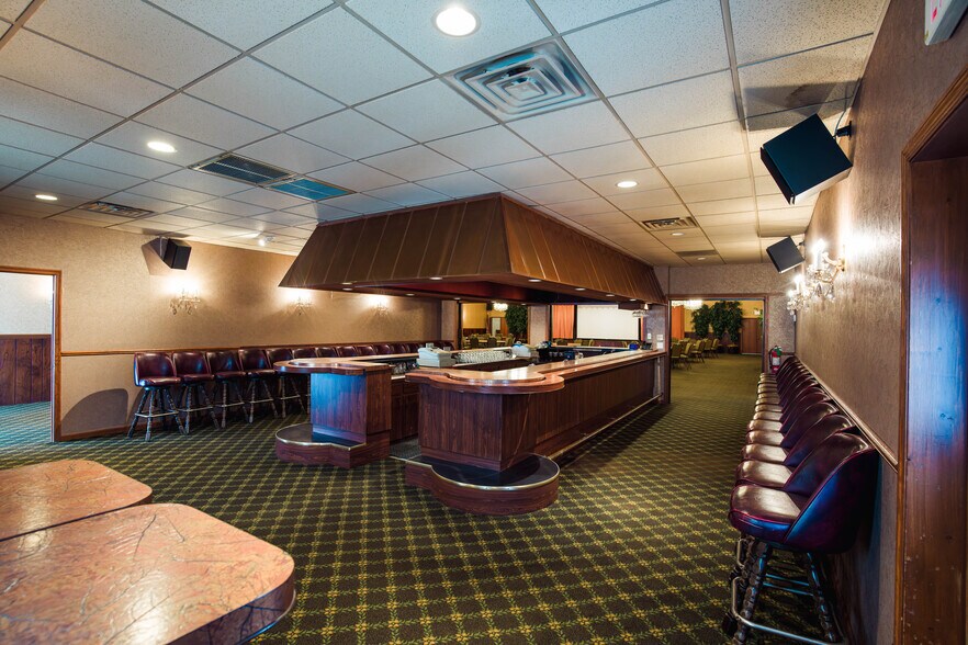 More Photos Of 720 N Wisconsin Ave, Elkhorn Restaurant For Sale