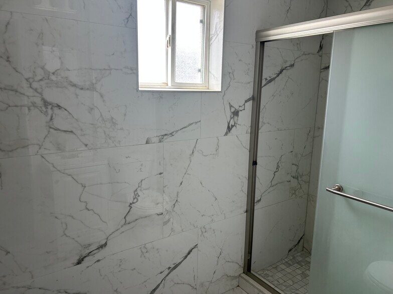 More Photos Of 2266 W Oak St, Denton Apartments For Sale