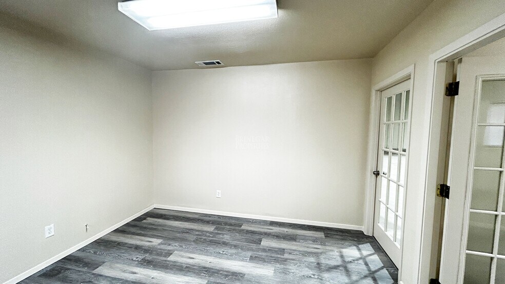 More Photos Of 901 Brandi Ln, Round Rock Service For Lease