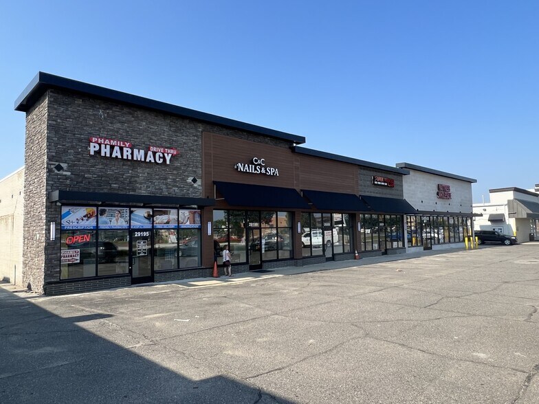 More Photos Of 29195-29215 Plymouth Rd, Livonia Unknown For Lease