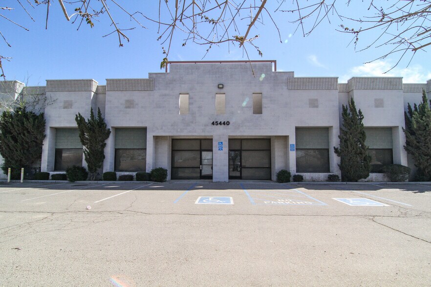 More Photos Of 45440 Trevor Ave, Lancaster Warehouse For Sale