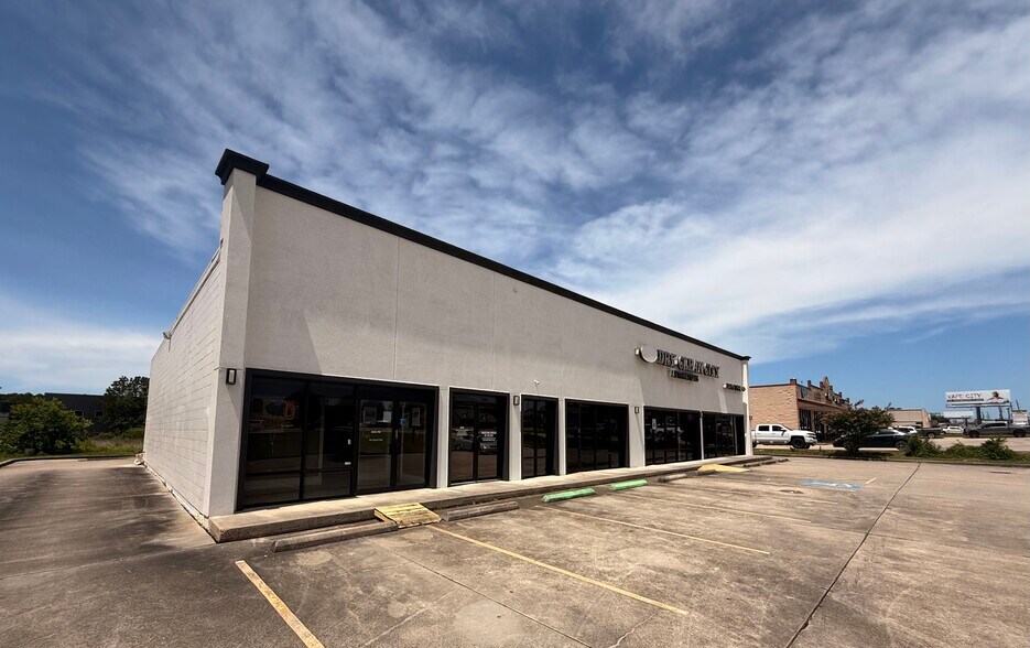 More Photos Of 18413 Highway 105 W, Montgomery Unknown For Sale