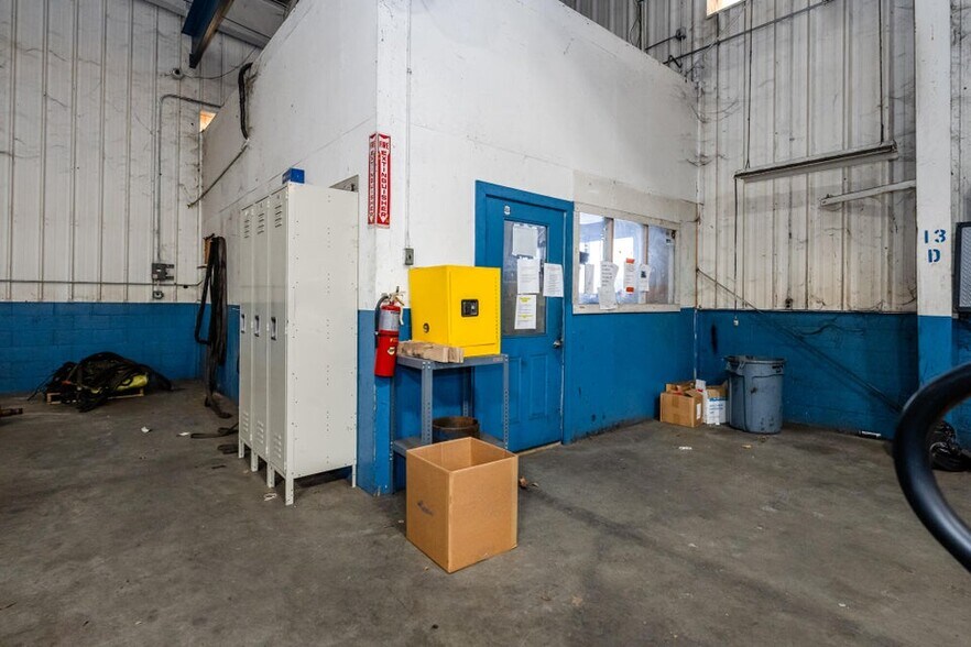 More Photos Of 521 Langley Ave, Saint Joseph Industrial For Sale