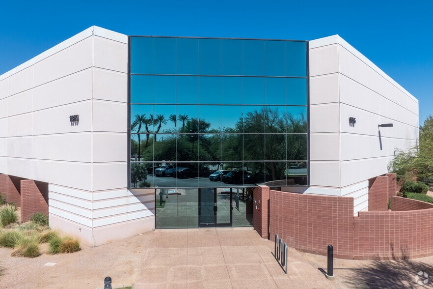 More Photos Of 1315 W Drivers Way, Tempe Research And Development For Lease