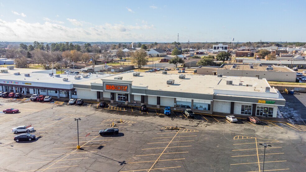 More Photos Of 98-110 Midtown Dr, Kilgore Unknown For Lease