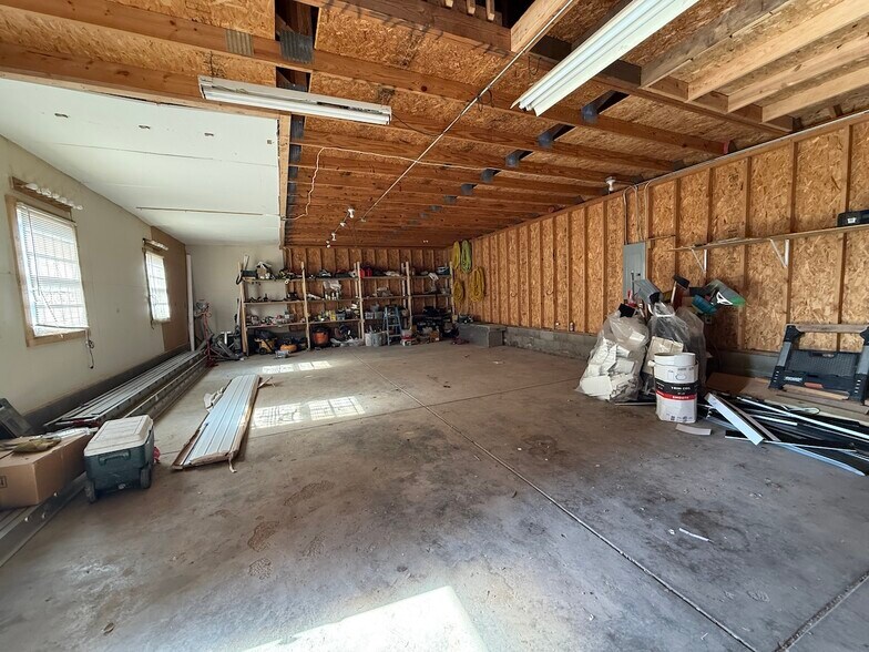 More Photos Of 3615 N 44th St, Lincoln Freestanding For Sale